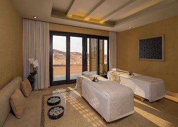 Qasr Al Sarab Desert Resort By Anantara