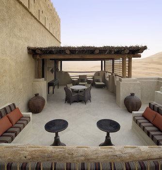 Qasr Al Sarab Desert Resort By Anantara