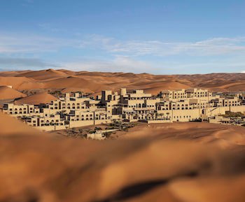 Qasr Al Sarab Desert Resort By Anantara