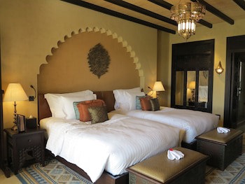 Qasr Al Sarab Desert Resort By Anantara