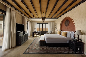 Qasr Al Sarab Desert Resort By Anantara