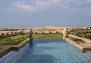 Qasr Al Sarab Desert Resort By Anantara