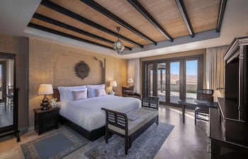 Qasr Al Sarab Desert Resort By Anantara