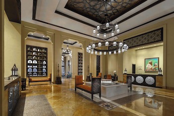 Qasr Al Sarab Desert Resort By Anantara