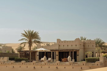 Qasr Al Sarab Desert Resort By Anantara