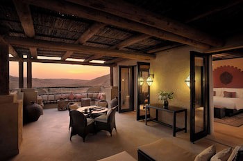 Qasr Al Sarab Desert Resort By Anantara