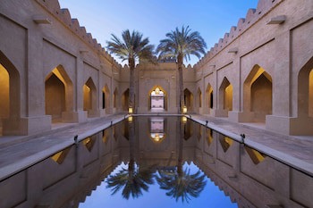 Qasr Al Sarab Desert Resort By Anantara