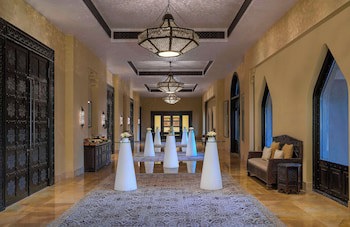 Qasr Al Sarab Desert Resort By Anantara