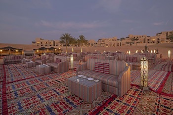 Qasr Al Sarab Desert Resort By Anantara