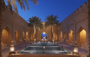 Qasr Al Sarab Desert Resort By Anantara