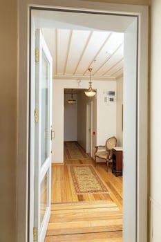 listing card gallery