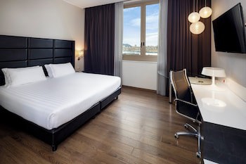 Holiday Inn Genoa City by IHG galeri fotoğrafı