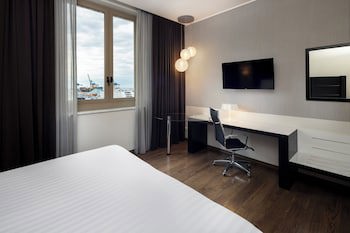 Holiday Inn Genoa City by IHG galeri fotoğrafı