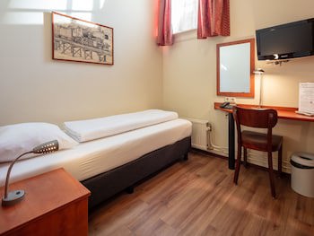 A Train Hotel