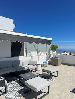 Apartamentos Abril