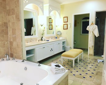 Pueblo Bonito Emerald Luxury Villas & Spa - All Inclusive