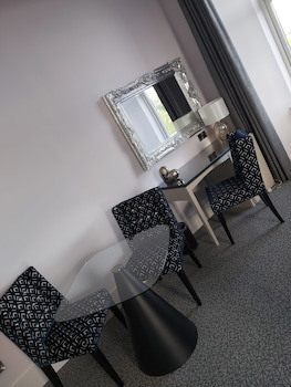 Dean Park Hotel