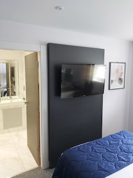 Dean Park Hotel