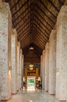 Grand Palladium Colonial Resort & Spa All Inclusive