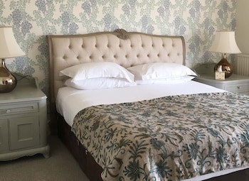 Ravenstone Manor
