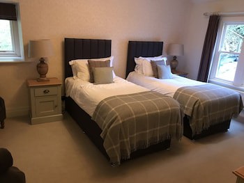 Ravenstone Manor