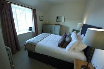 Ravenstone Manor
