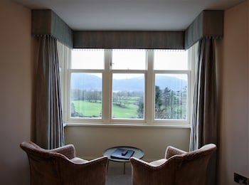Ravenstone Manor