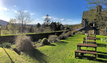 Ravenstone Manor