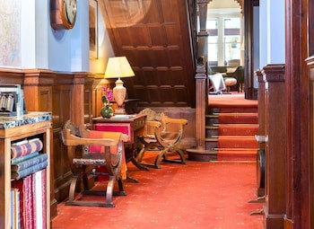 Ravenstone Manor