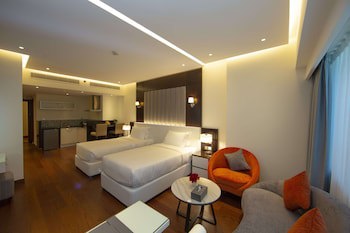 Number One Tower Suites fotoğrafı