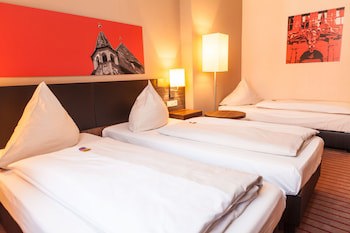 NOVINA HOTEL Tillypark galeri fotoğrafı