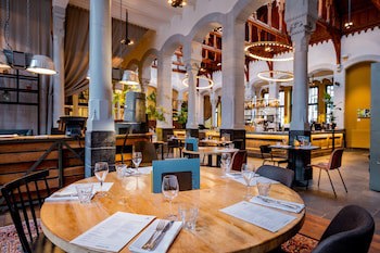 Post-Plaza Hotel & Grand Cafe