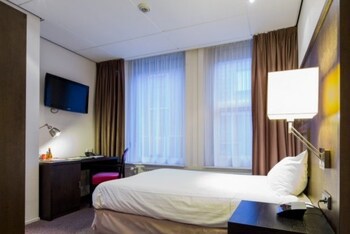 Post-Plaza Hotel & Grand Cafe
