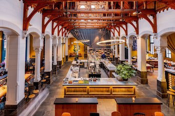 Post-Plaza Hotel & Grand Cafe