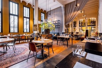 Post-Plaza Hotel & Grand Cafe