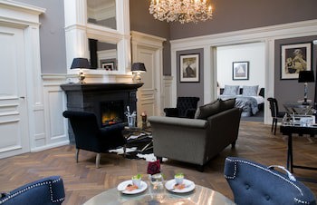 Post-Plaza Hotel & Grand Cafe