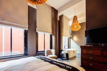 Post-Plaza Hotel & Grand Cafe