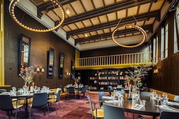 Post-Plaza Hotel & Grand Cafe