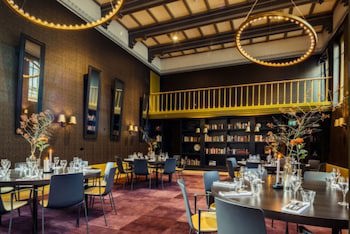 Post-Plaza Hotel & Grand Cafe