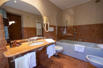 Albergo Le Due Corti galeri fotoğrafı