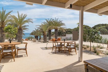 Golden Milos Beach House by Domotel galeri fotoğrafı