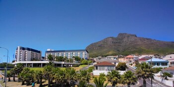 Garden Court Nelson Mandela Boulevard