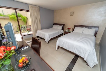Casa De Las Flores Hotel