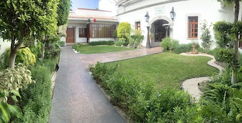 Dos Patios Queretaro Curamoria Collection
