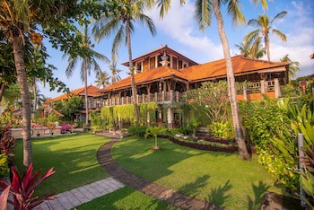 Nugraha Lovina Seaview Resort & Spa