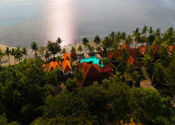 Nugraha Lovina Seaview Resort & Spa
