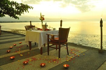 Nugraha Lovina Seaview Resort & Spa