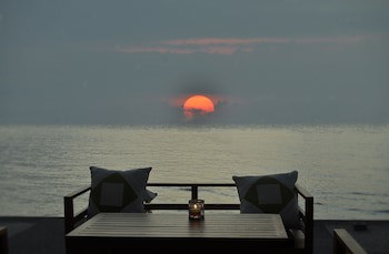 Nugraha Lovina Seaview Resort & Spa