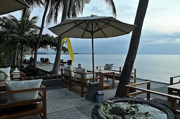 Nugraha Lovina Seaview Resort & Spa