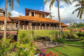 Nugraha Lovina Seaview Resort & Spa